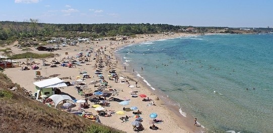 Премиерът и депутати от ПП си присвояват част от морето